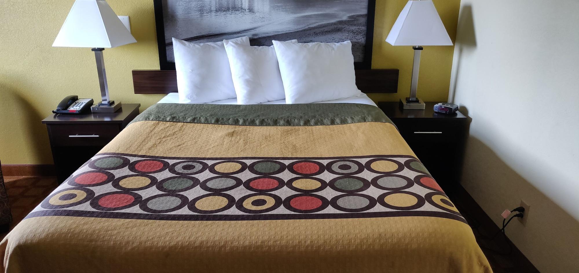 Super 8 By Wyndham Rice Hotel 2*