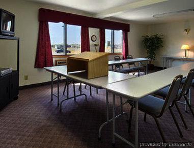 Super 8 By Wyndham Rice Hotel