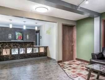 Super 8 By Wyndham Rice Hotel